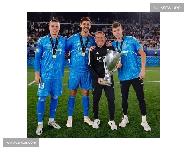 大卫路易斯全能解析从中卫到后腰的多面防守艺术